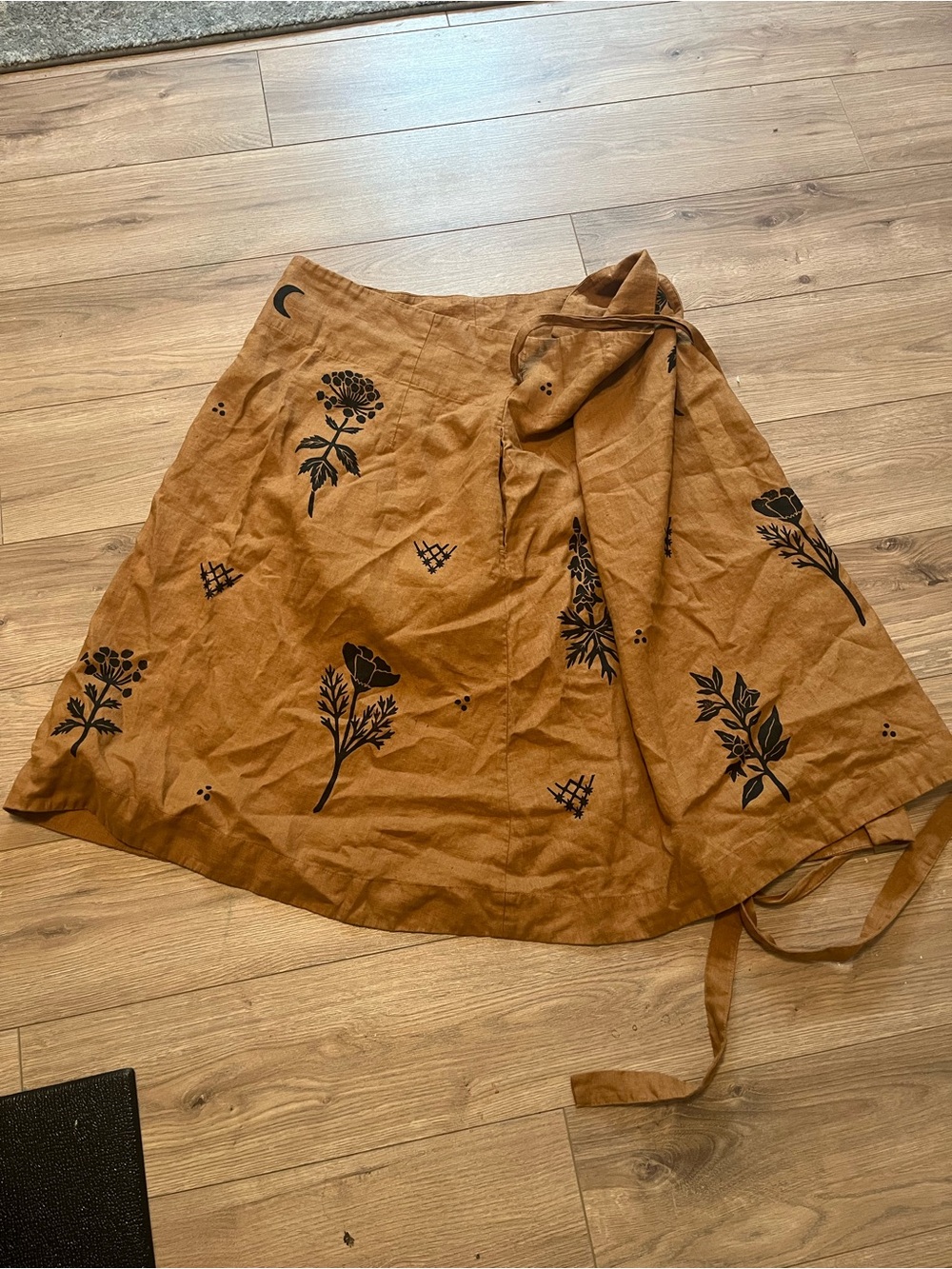 Sister Nettle Magic Linen tan brown wrap skirt XL hand printed